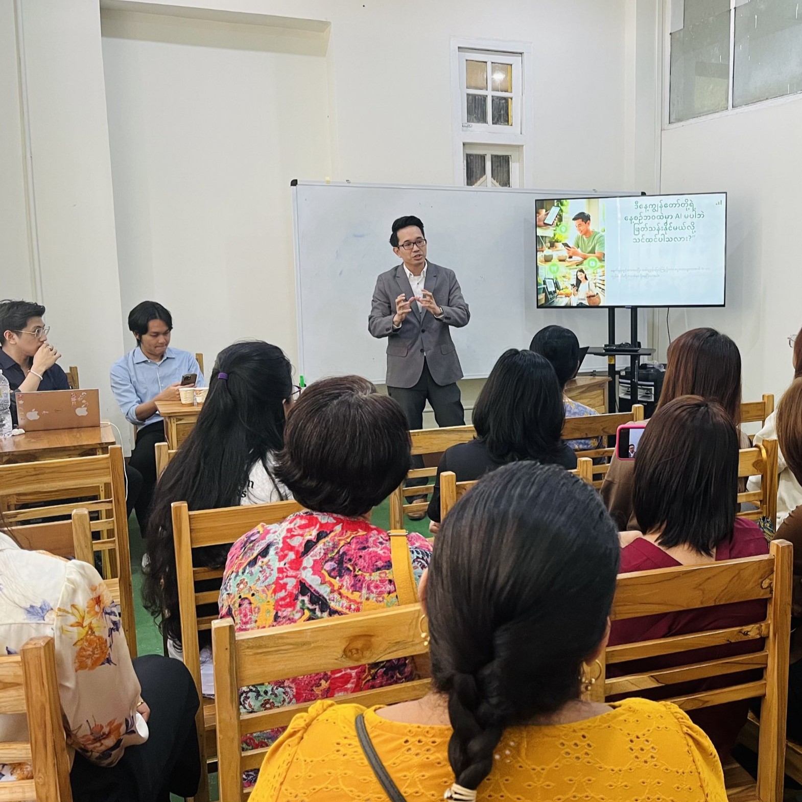 Parents and students engaging with FICOLO learning